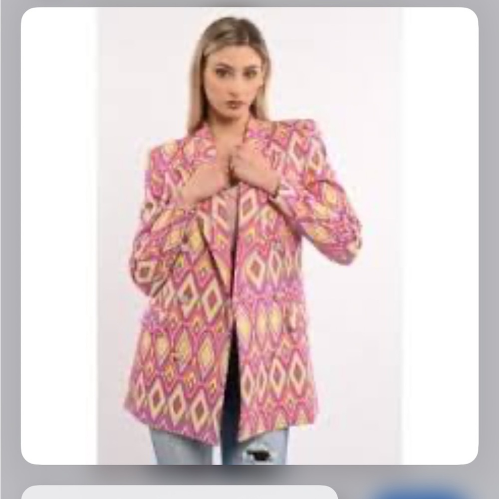 Gisele Tune Stylish Purple and Gold Patterned Blazer